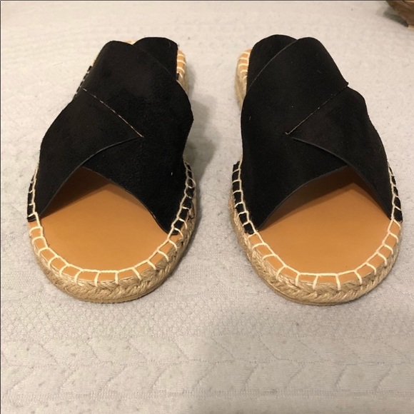 Last Pair🔥🔥New! Black X Band Sandals - Picture 4 of 7